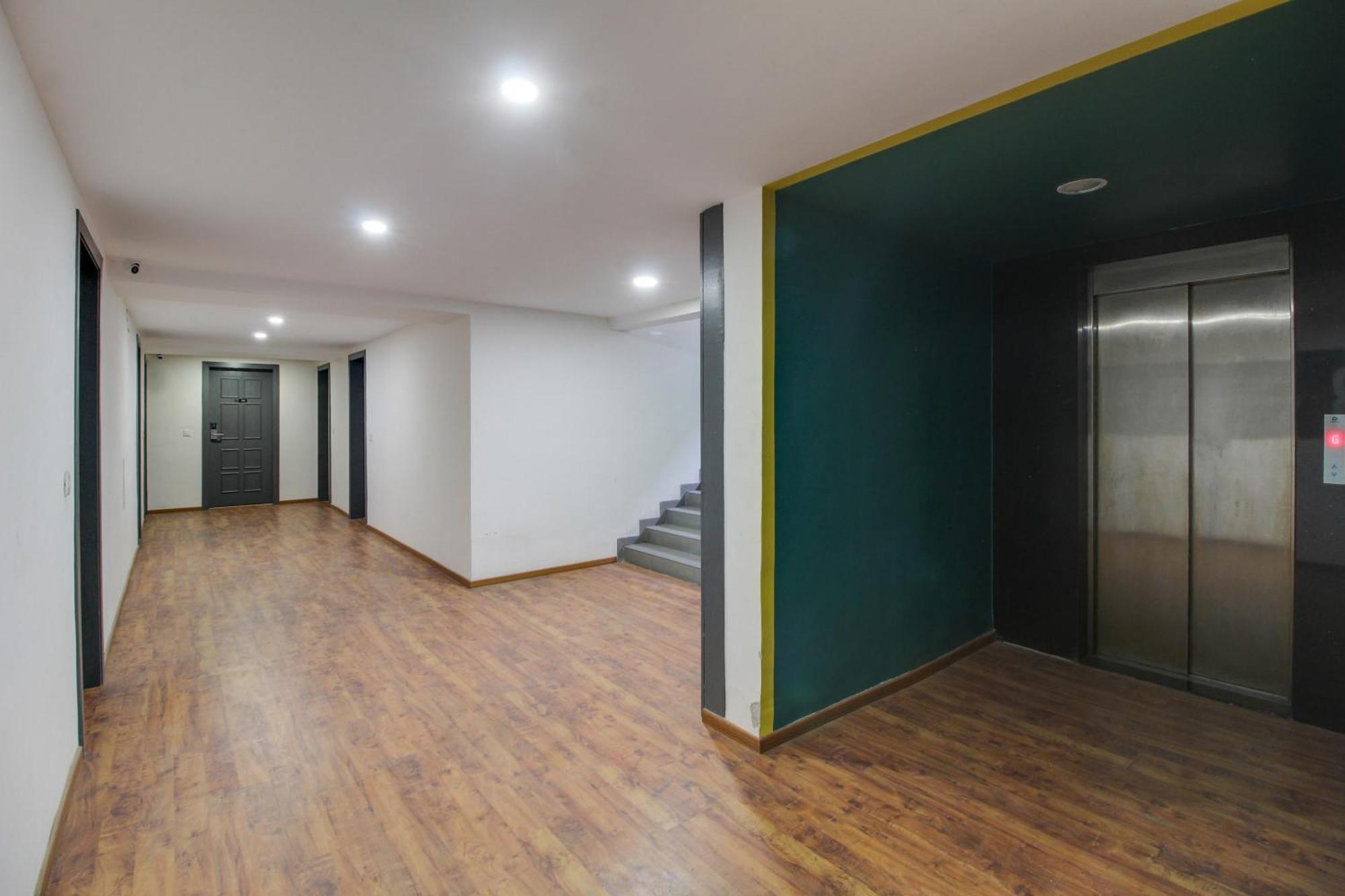 Super Oyo Townhouse 1237 Balewadi Hotell Méribel Village Eksteriør bilde